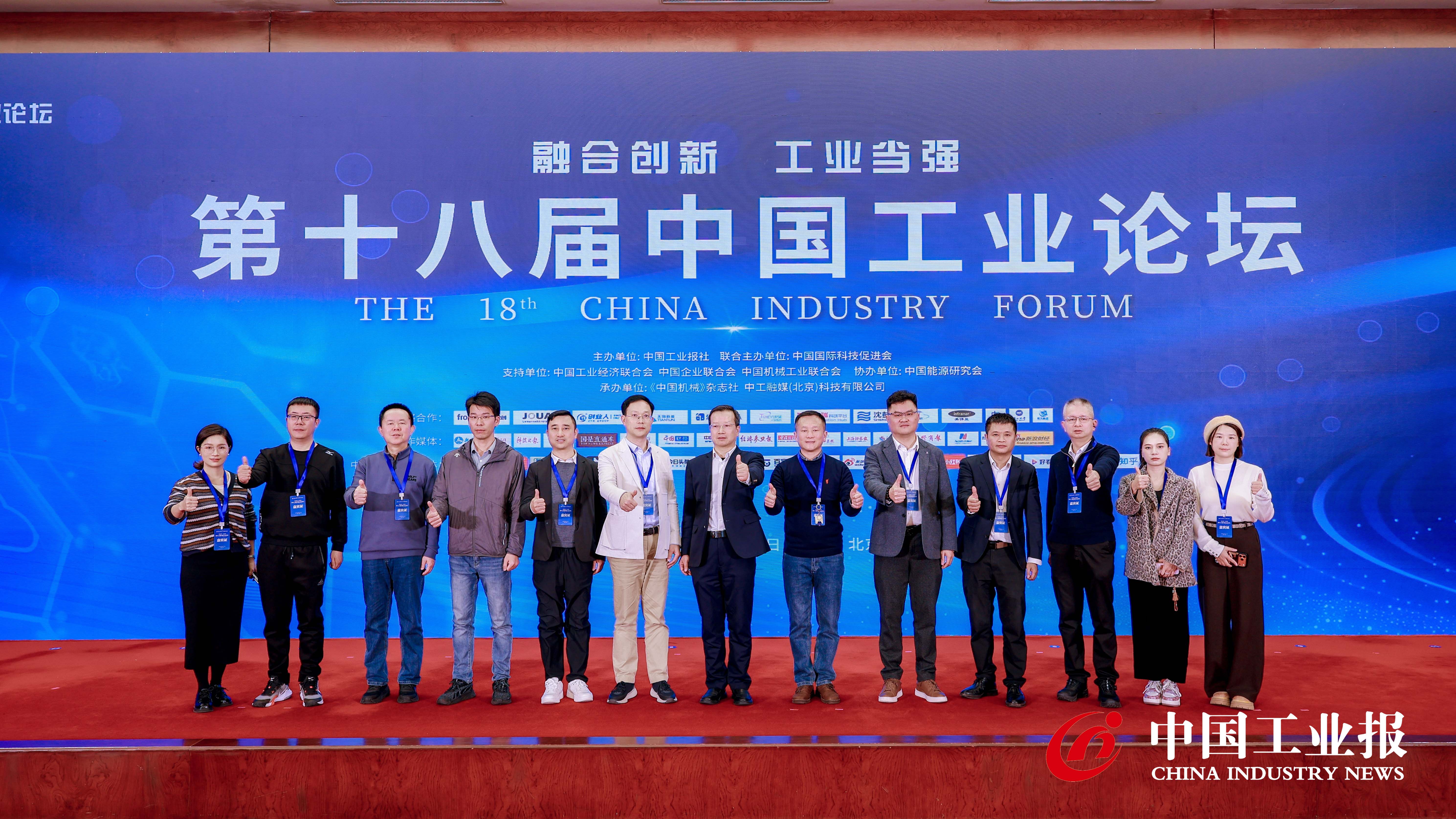 2R7A1322-.jpg 2R7A1322-.jpg